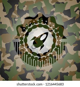 rocket icon on camo pattern