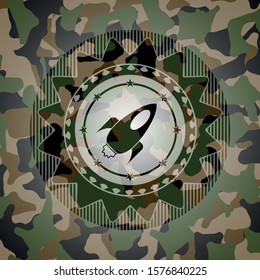 rocket icon on camo texture