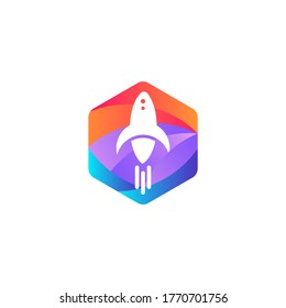 Rocket Logo Design mit Farbverlauf und Hexagon Stil.Rocket Logo Vektorgrafik.Rocket Logo.