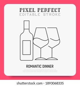 Cena romántica para dos personas en el día de San Valentín. Botella de vino y dos gafas súper delgado icono de línea. Trazo perfecto y editable. Ilustración vectorial.