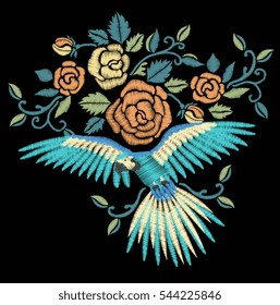 Rosen und Papageien.Stickereien-Design.Vektorgrafik
