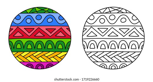 Ornamento redondo, vacío y lleno de motivos de doodle dibujados a mano en un círculo, aislado en fondo blanco. Ilustración del vector