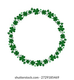 Marco redondo y delicado hecho de trébol. Ornamento floral. Día de San Patricio. Espacio de copia para inscripción en el centro. Ilustración vectorial dibujada a mano.