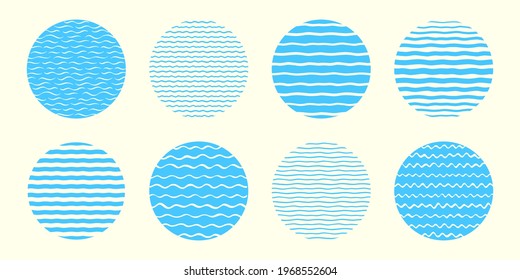 Mar redondo, fondo acuático, recogida. Olas dibujadas a mano con garabatos, rayas onduladas, vetas curvas, barras desiguales, patrones de líneas. Borde de forma circular, plantillas de marco. Elementos marinos de diseño estival.