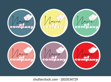 Etiquetas redondas con flor para el logo. Fijado en colores diferentes.  Ilustración vectorial.