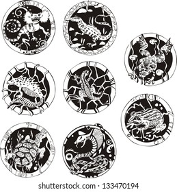 Round tattoos with reptiles. Set of black and white vector illustrations.