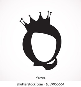 royal emblem with Q letter silhouette. Medieval queen crown. Fashion branding emblem