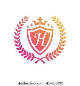 Royal Vintage Emblem Letter H