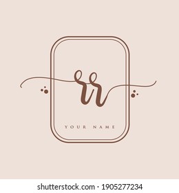 Logo de escritura inicial RR. Letrado a mano Marca del logo de Iniciales, Diseño del logo Feminine y de lujo aislado en un entorno elegante.