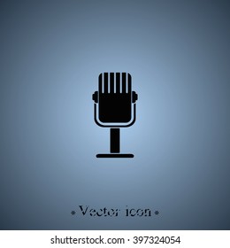 Rrecording studio microphone icon. Flat microphone illustration. 