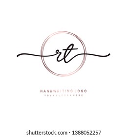 RT initial signature logo. handwriting logo template vector,