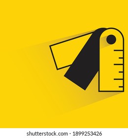 regla con sombra de caída sobre fondo amarillo