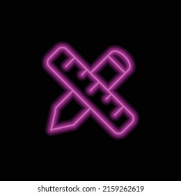 Regla, lápiz simple vector de icono. Diseño del sótano. Estilo de neón morado sobre fondo negro.ai