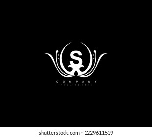 S letter linked monogram luxury rounded flourishes ornament logo