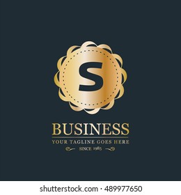 S Letter logo, Gold Monogram, line art logo design. Beautiful Boutique Logo Designs, Business sign, Restaurant, Royalty, Cafe, Hotel, Heraldic, Jewelry, Fashion, Wine. Vector illustration