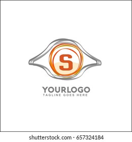 S letter with symbol of eye. logo vector. logo template.