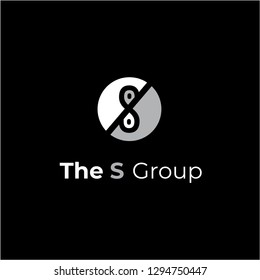 S letter vector logo. Eye logo. Globe brand.  Ball vector icon.