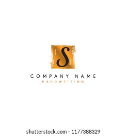 S Signature logo