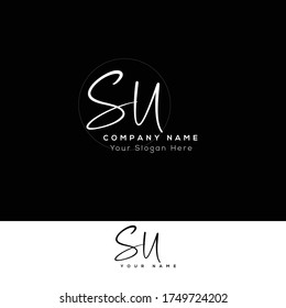  S U SU Initial letter handwriting and signature logo.