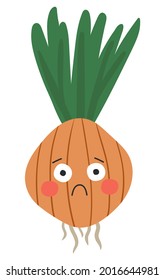 Cebollas de dibujos animados tristes y lindos con expresión facial. Ilustración vectorial de doodle de comida saludable. Cosecha objeto de forma plana mostrando emociones. Ingrediente para ensalada