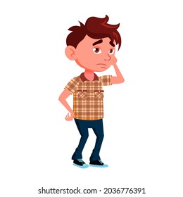Trauriger Schuljunge dachte an einen Problemvektor. Kaukasier enttäuscht Schuljunge berühren Kopf und Denken etwas. Falsche Cartoon-Illustration für Kleinkinder-Schüler