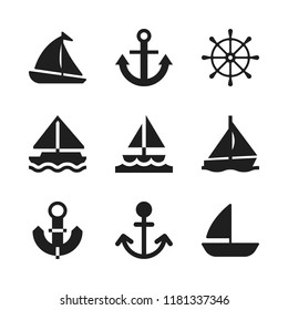 Segelsymbol. 9 Segelvektorsymbole gesetzt. Ruder, Segelboot und Ankersymbole für Web und Design zum Thema Segeln