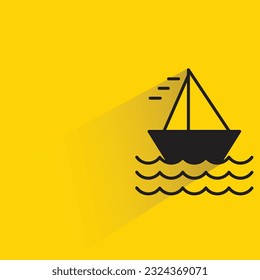 barco de vela con sombra sobre fondo amarillo