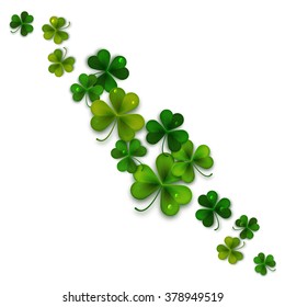 Fondo vectorial del Día de San Patricio, hojas de shamrock realistas