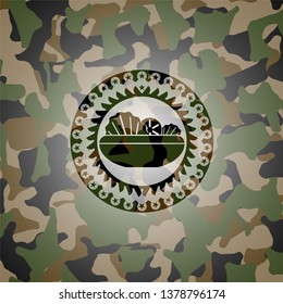 salad icon on camo pattern