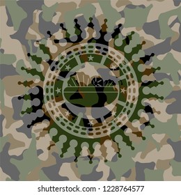 salad icon on camo texture