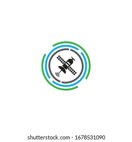 Icono de línea satelital, signo de vector de contorno, pictograma lineal aislado en blanco. Símbolo, ilustración de logotipo