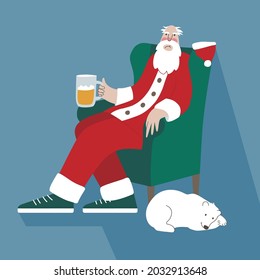 Zufriedener Santa mit einem Bierkrug und einem Bären
