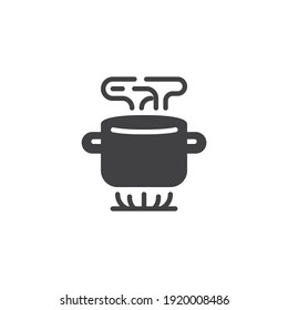 Saucepan sobre el icono vectorial de la cocina de gas. signo plano relleno para concepto móvil y diseño web. Icono de glifo hirviendo en olla de cocina. Símbolo, ilustración del logotipo. Gráficos vectoriales