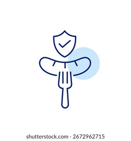 Salsicha no garfo, escudo e marca de verificação. Segurança alimentar e alta qualidade, produtos aprovados e serviço de entrega. Pixel perfeito, ícone de vetor de traçado editável