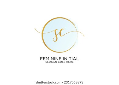 Logo de escritura a mano SC con la firma de vector de plantilla de círculo, boda, moda, floral y botánica con plantilla creativa.