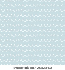 Patrón escandinavo sin fisuras con ondas dibujadas a mano sobre un fondo azul claro. Fondo del doodle vectorial.  Perfecto para la producción infantil.
