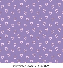 Corazones dispersos simple patrón sin costura, rosa sobre fondo violeta. Ilustración vectorial dibujada a mano. Textura chilena. Concepto de diseño para los niños impresión de moda, textil, tela, papel pintado, embalaje.
