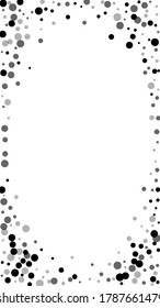 Geschlagene, zufällige schwarze Punkte. Dunkle Punktverteilung auf weißem Hintergrund. Authentische graue Flecken, die die Überlagerungsvorlage auflösen. Juke Vektorgrafik.