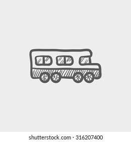 Schulbusskizze für Web-, Mobil- und Infografiken. Hand gezeichnete, dunkelgraue Vektorsymbol einzeln auf hellgrauem Hintergrund.