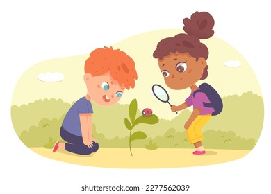 Escolares con lupa para ver a los niños en plantas verdes en el patio, jardín o ilustración vectorial de los parques de verano. Caricatura aislada de niños y niñas curiosos exploran la naturaleza y estudian la biología.