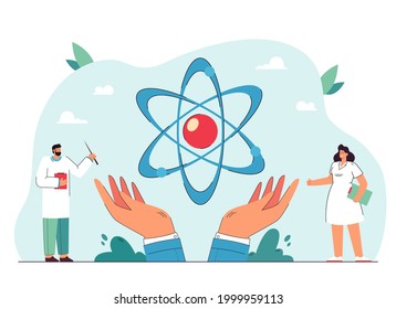 Símbolo de ciencia en la ilustración vectorial plana de las manos. Pequeños doctores hombres y mujeres parados en la medicina en general. Ciencias de la salud, investigación, concepto de ocupación para banner, diseño de sitios web o página web de aterrizaje