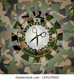 scissors icon inside camouflage texture