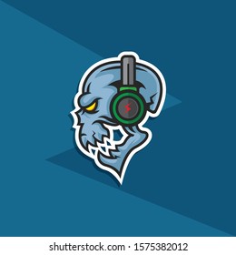 screaming skull wearing headphone vector