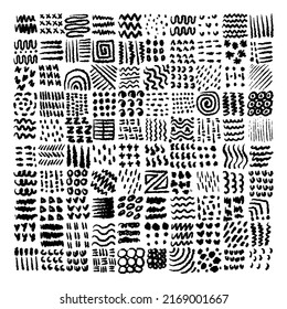 Juego de colecciones de gran tamaño Scribble. Patrón vectorial de doodle aislado en blanco y negro