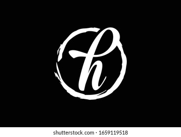 Schreibbuchstabe H in einem Pinselkreis auf schwarzem Hintergrund, handgezeichnete Monogramm-Kalligrafie-Buchstaben und Pinselkreis.