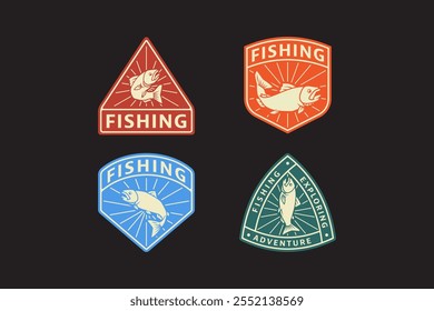 Pescado de lubina con varias poses Conjunto de diseño de logotipo de insignia vintage. Pescado de lubina grande con algunas poses colección de elemento de diseño de emblema de ilustración retro para tienda de pescado, pesca deportiva y competencia