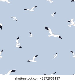 Gaviotas marinas, patrón de pájaros voladores. Fondo marino sin problemas, impresión repetida. Gaviotas en cielo azul, diseño de textura. Ilustración vectorial plana repetible para textiles, tejidos, papel pintado, decoración