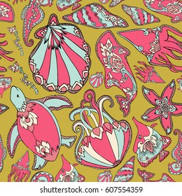 Sea life seamless patern with jellyfish, turtle, fish, star and shells hand drawn. Vector.