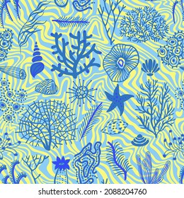 Sea set seamless pattern with seashells, corals, alga and starfishes. Marine background.