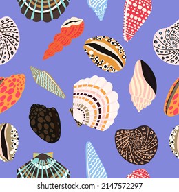 Sea shells, fossils and mollusks seamless pattern. Summer beach hand-drawn seaside vector print. Fashion textile bright multicolored illustration. Seashore elements design for fabrics, wallpaper